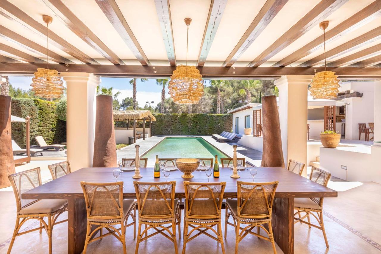 Oasis Villas Complex Cala Llonga  Exterior foto