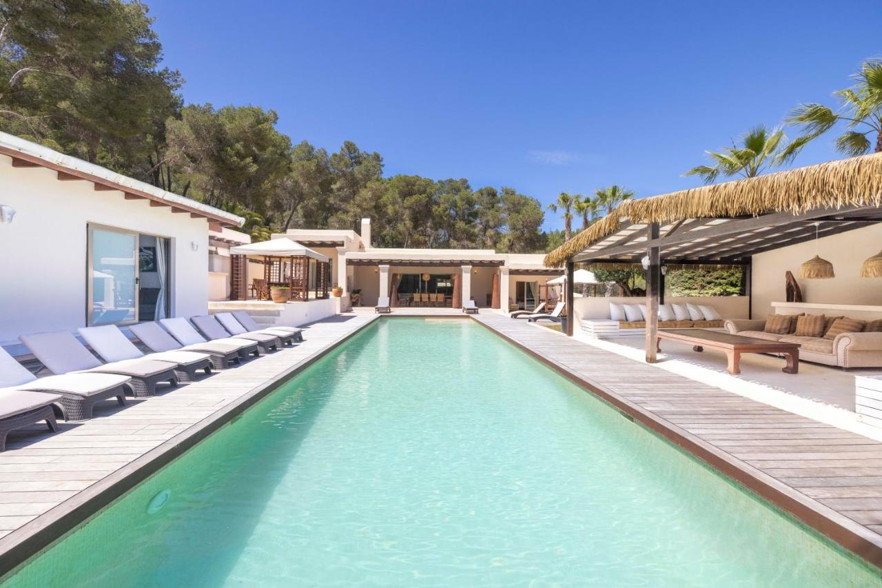 Oasis Villas Complex Cala Llonga  Exterior foto